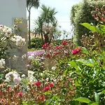 Casa De Flor Do Jardim Malveira