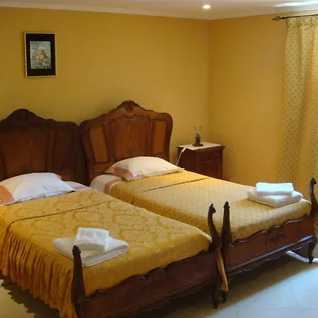 Casa De Flor Do Jardim בית אירוח *