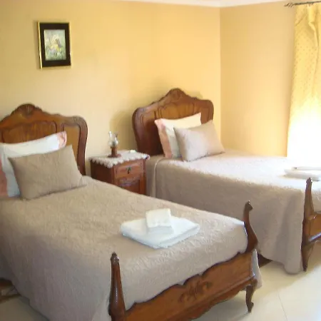 Quarto em Acomodações Particulares Casa De Flor Do Jardim *
